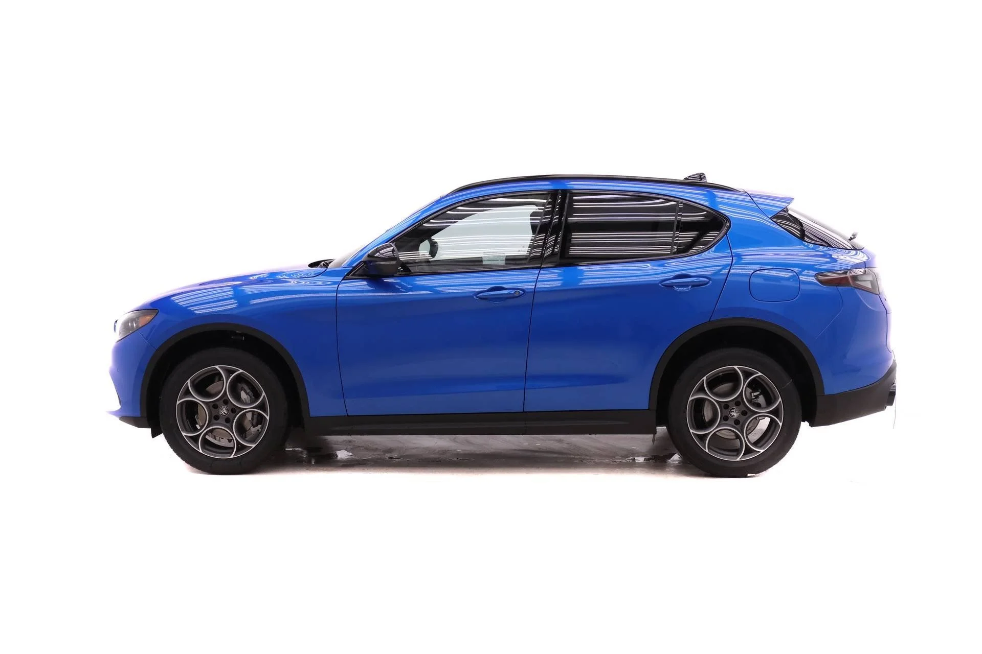 New 2026 Misano Blue Metallic Exterior Paint Alfa Romeo Base image 3