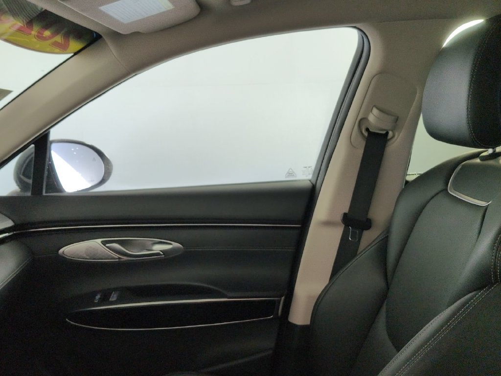 2025 GENESIS GV70 Standard - Photo 28