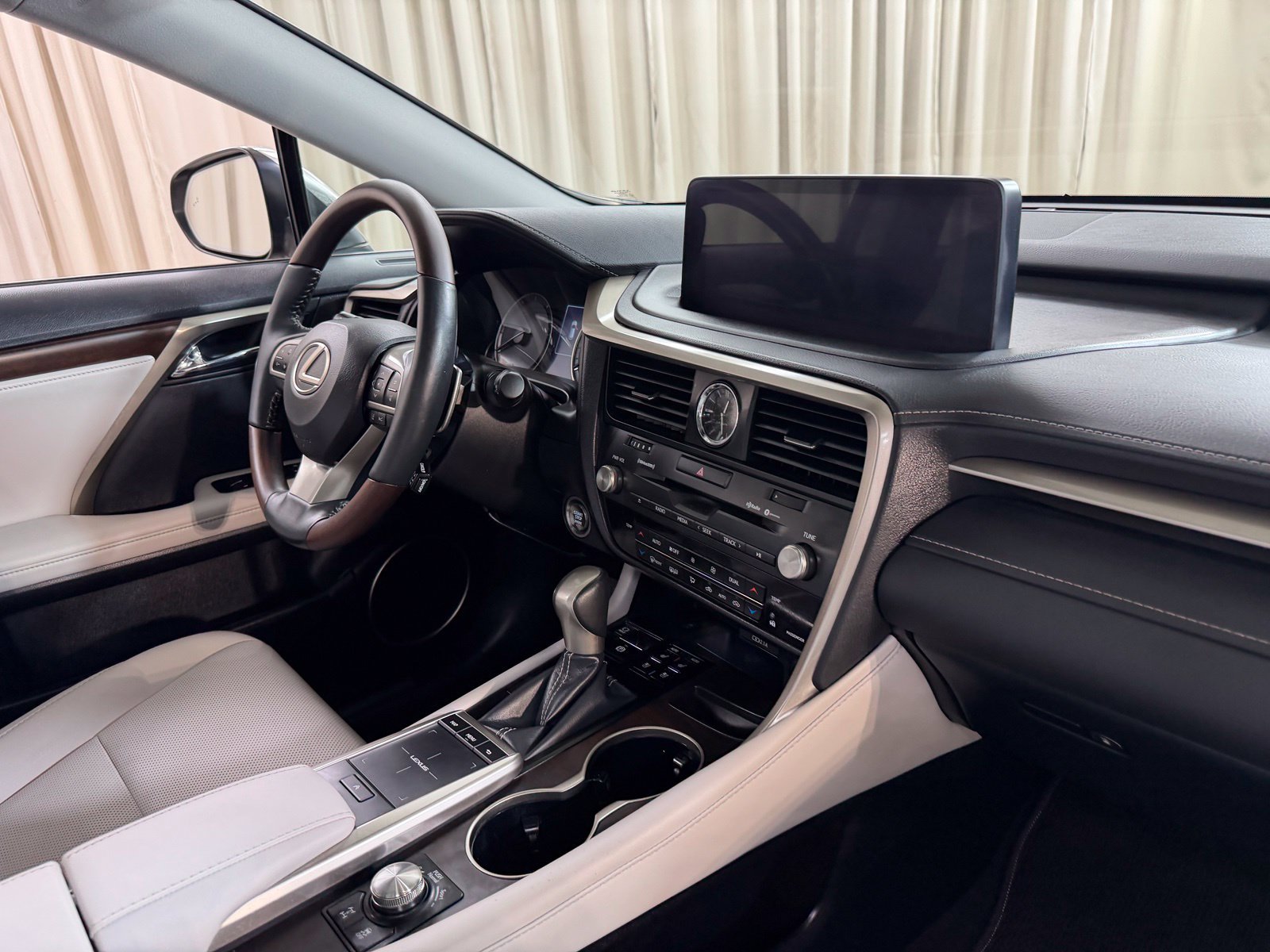 Used 2022 Silver Lexus 350 image 49