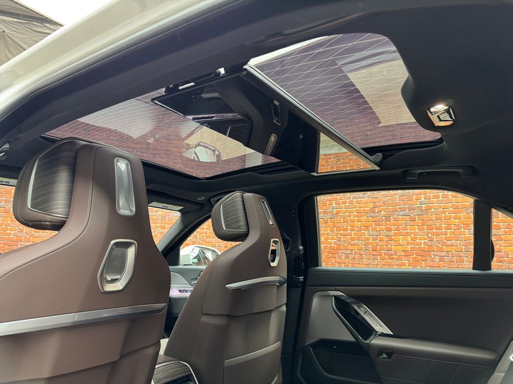 2025 BMW 7 Series 760i - Photo 24