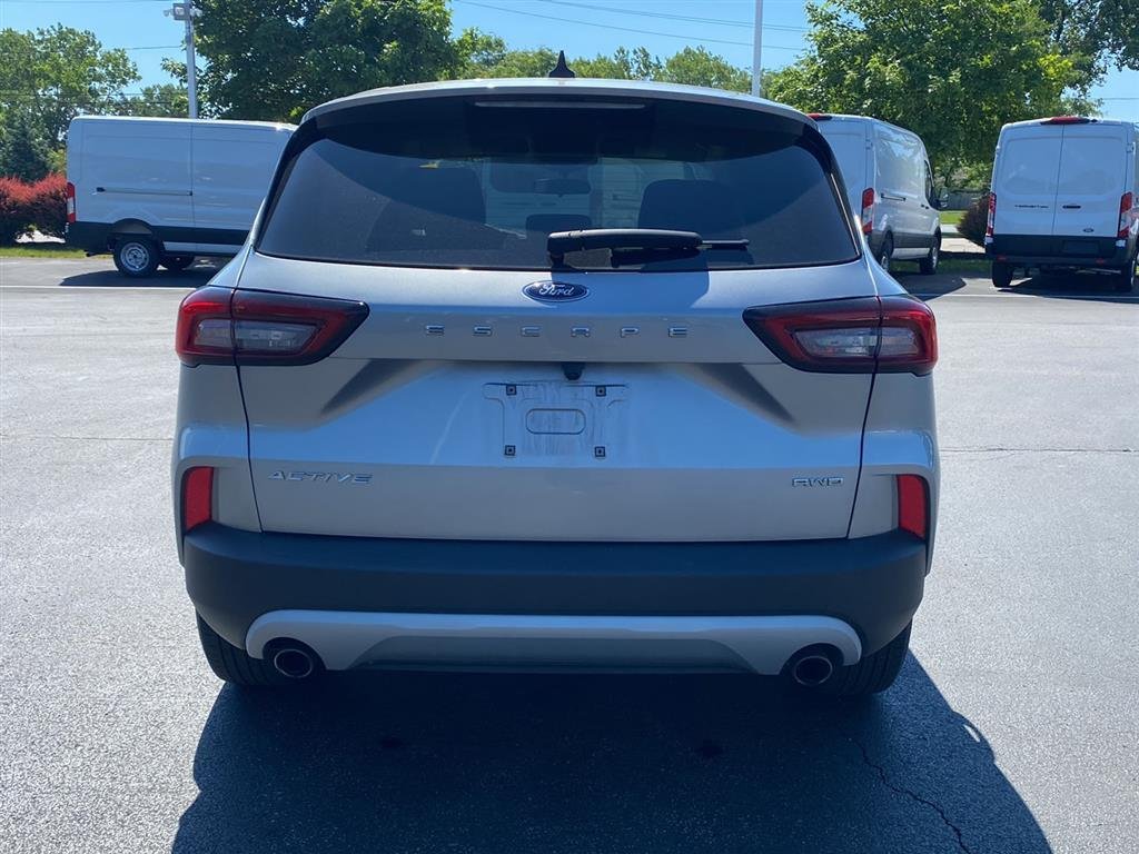 Used 2023 Iconic Silver Ford Active image 9