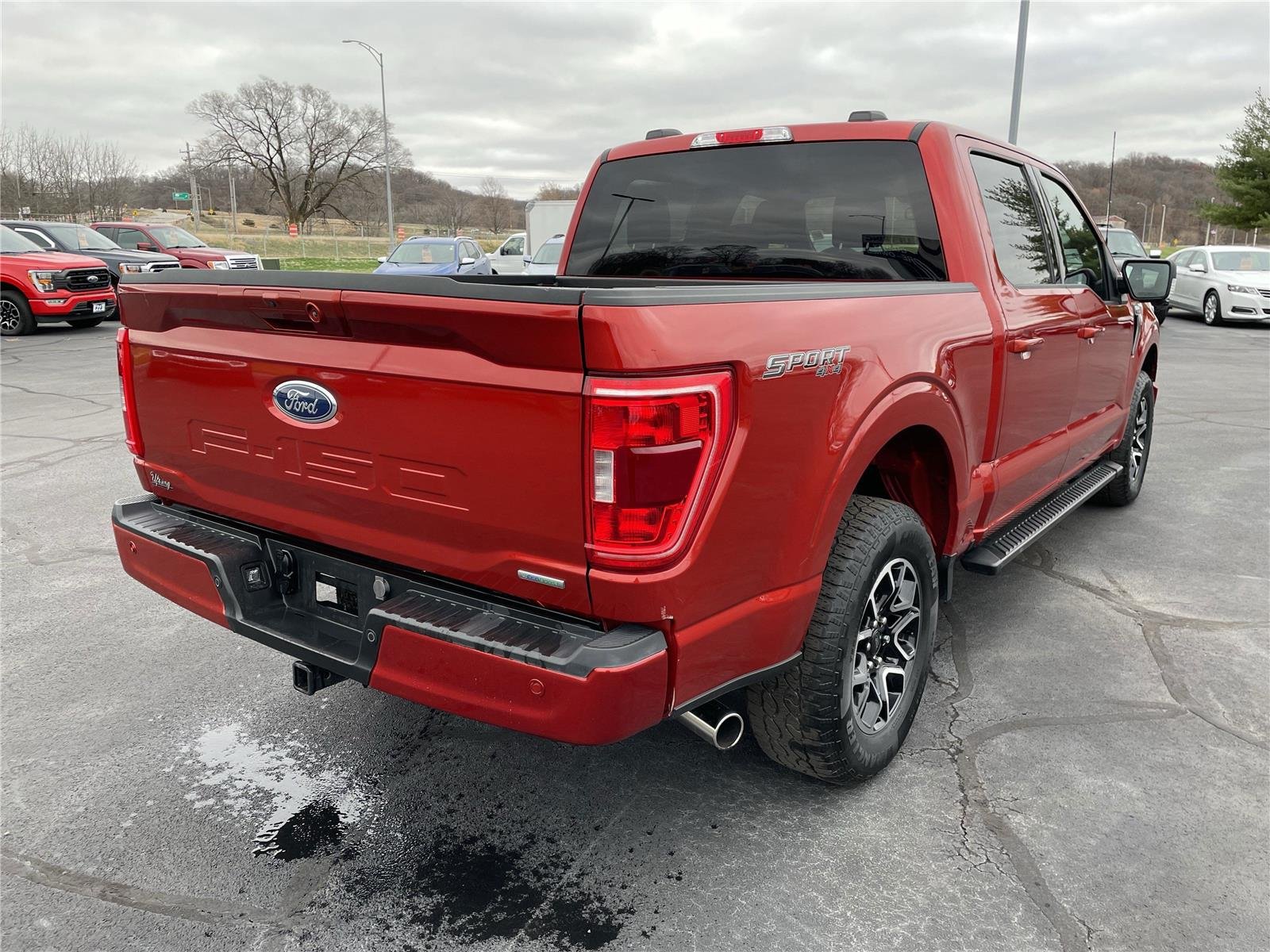 Used 2023 Hot Pepper Red Tinted Clearcoat Ford XLT image 6