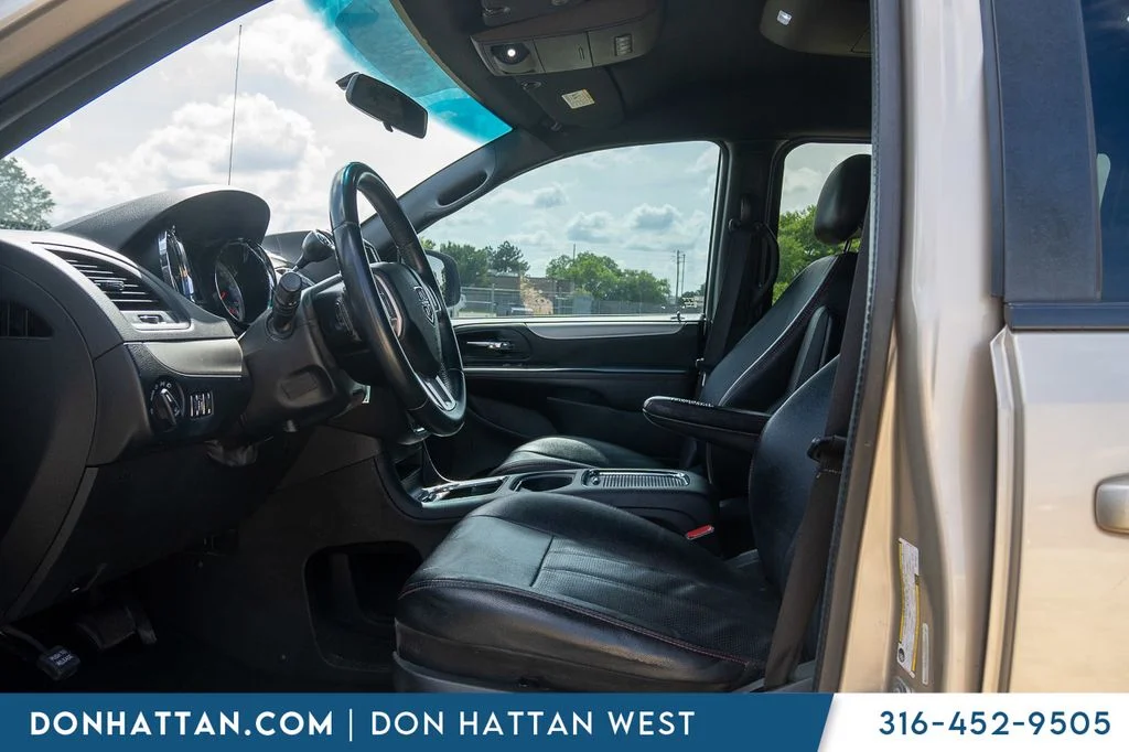 Used 2016 Beige Dodge R/T image 3