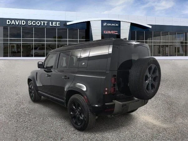 Used 2023 Black Land Rover X-Dynamic SE image 3