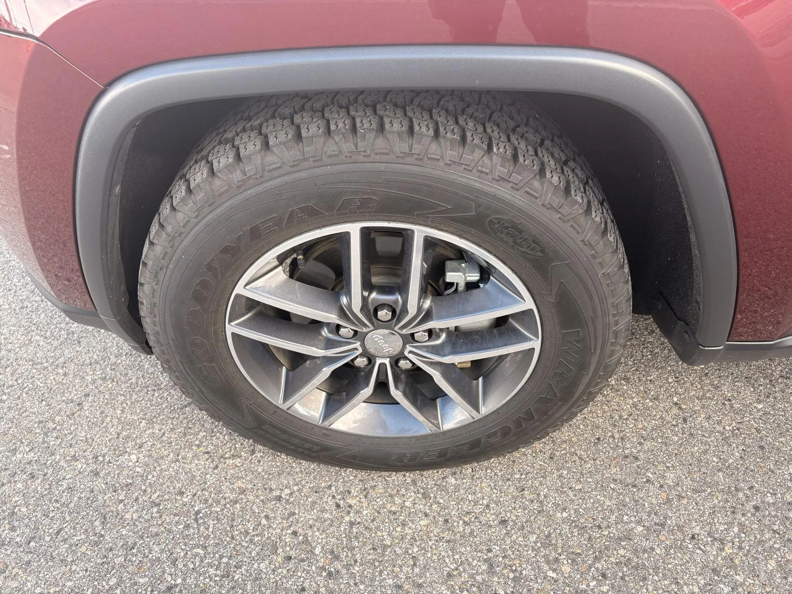 Used 2018 Velvet Red Pearlcoat Jeep Limited image 20
