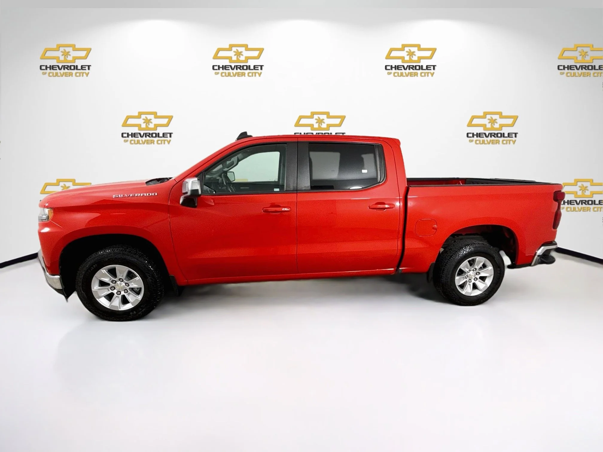 Used 2019 RED HOT Chevrolet LT image 5
