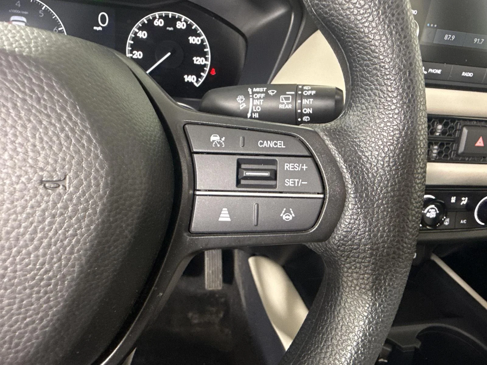 Used 2025 Platinum White Pearl Honda LX image 15