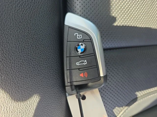 Used 2025 Alpine White BMW 330i xDrive image 36