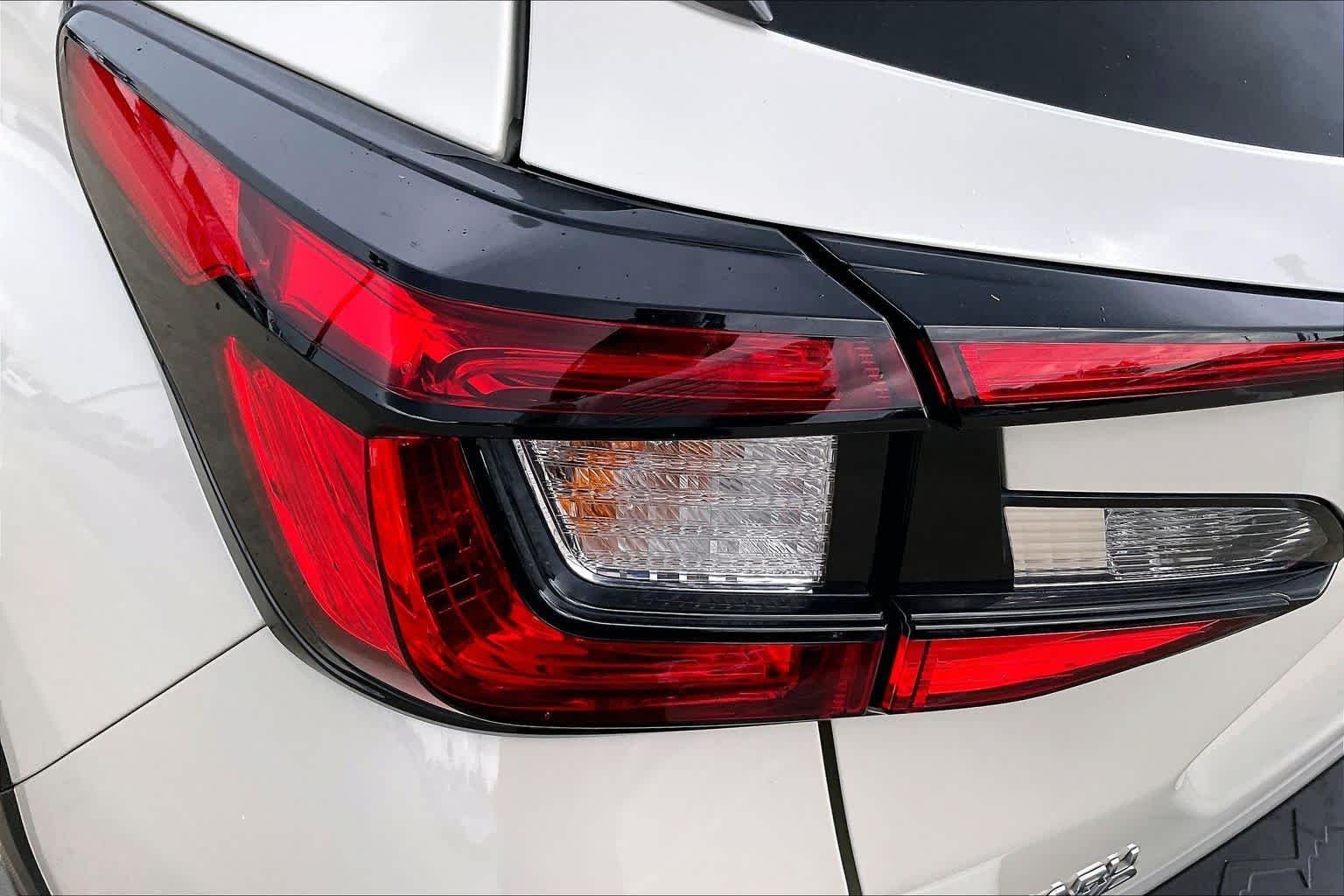 Used 2024 Crystal White Pearl Subaru Premium image 28