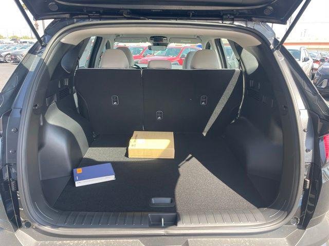 New 2026 Black Hyundai SE FWD image 7