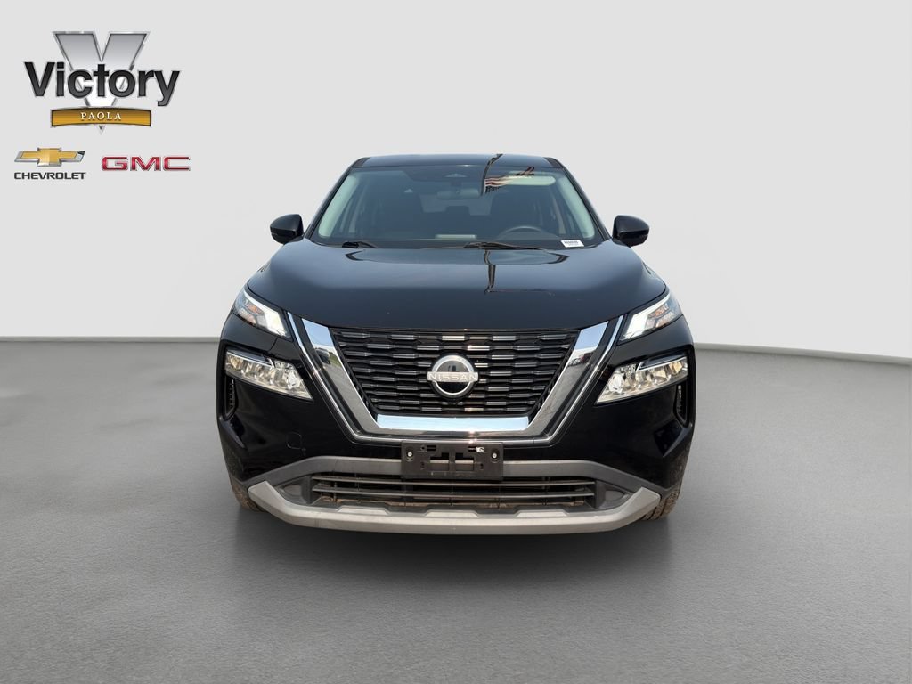 Used 2022 Black Nissan SV FWD image 2