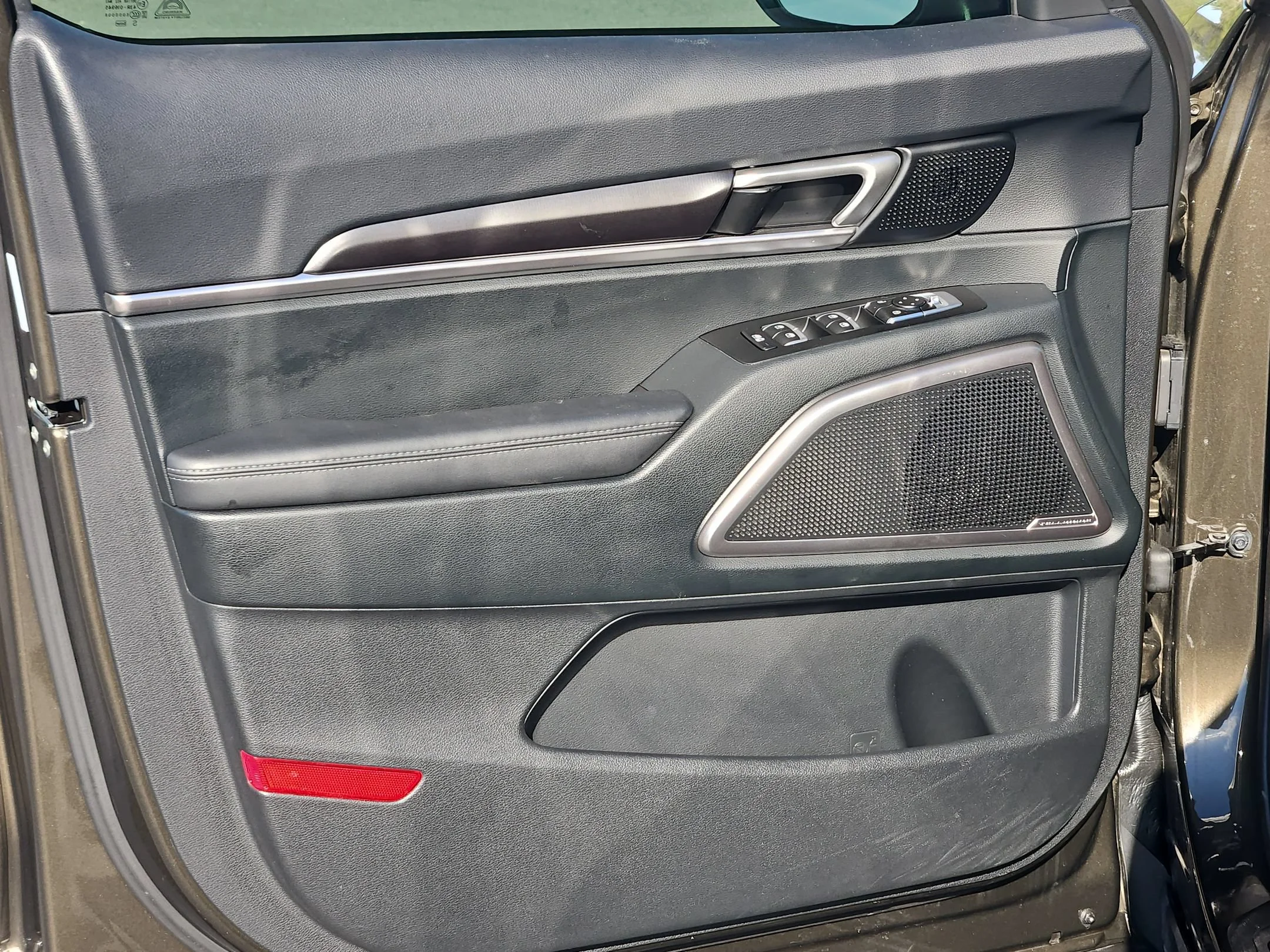 Used 2025 Dark Moss Kia S image 19
