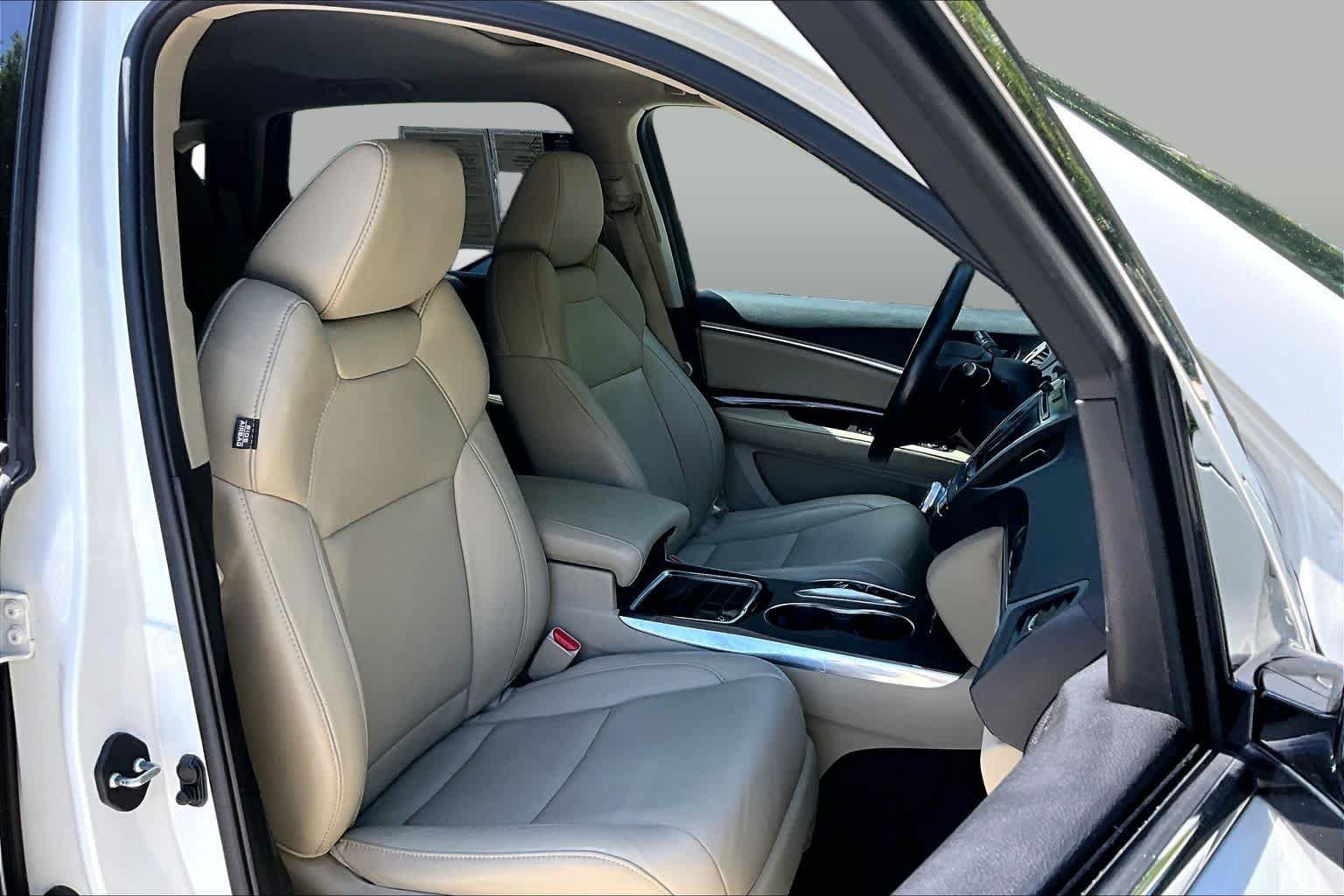 Used 2016 White Diamond Pearl Acura w/Tech image 9