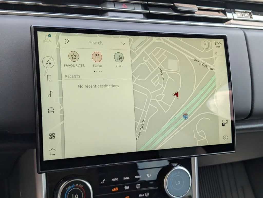 New 2023 Eiger Grey Land Rover SE image 13