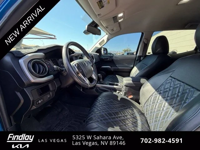Used 2018 Blue Toyota SR5 image 9