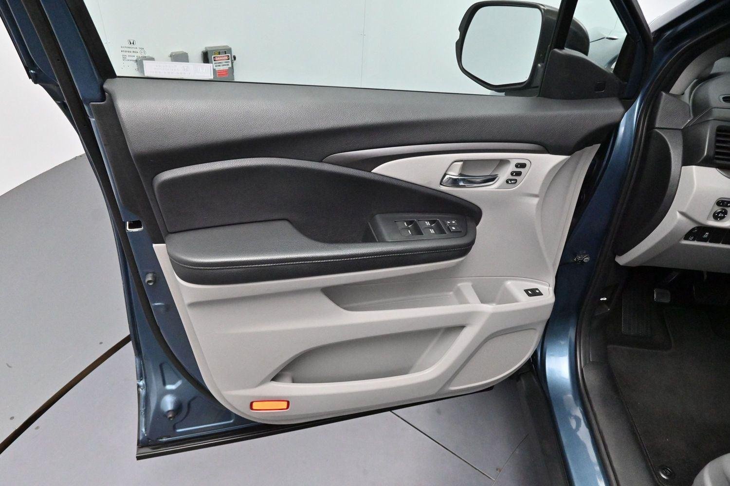 Used 2020 Steel Sapphire Metallic Honda EX-L image 9