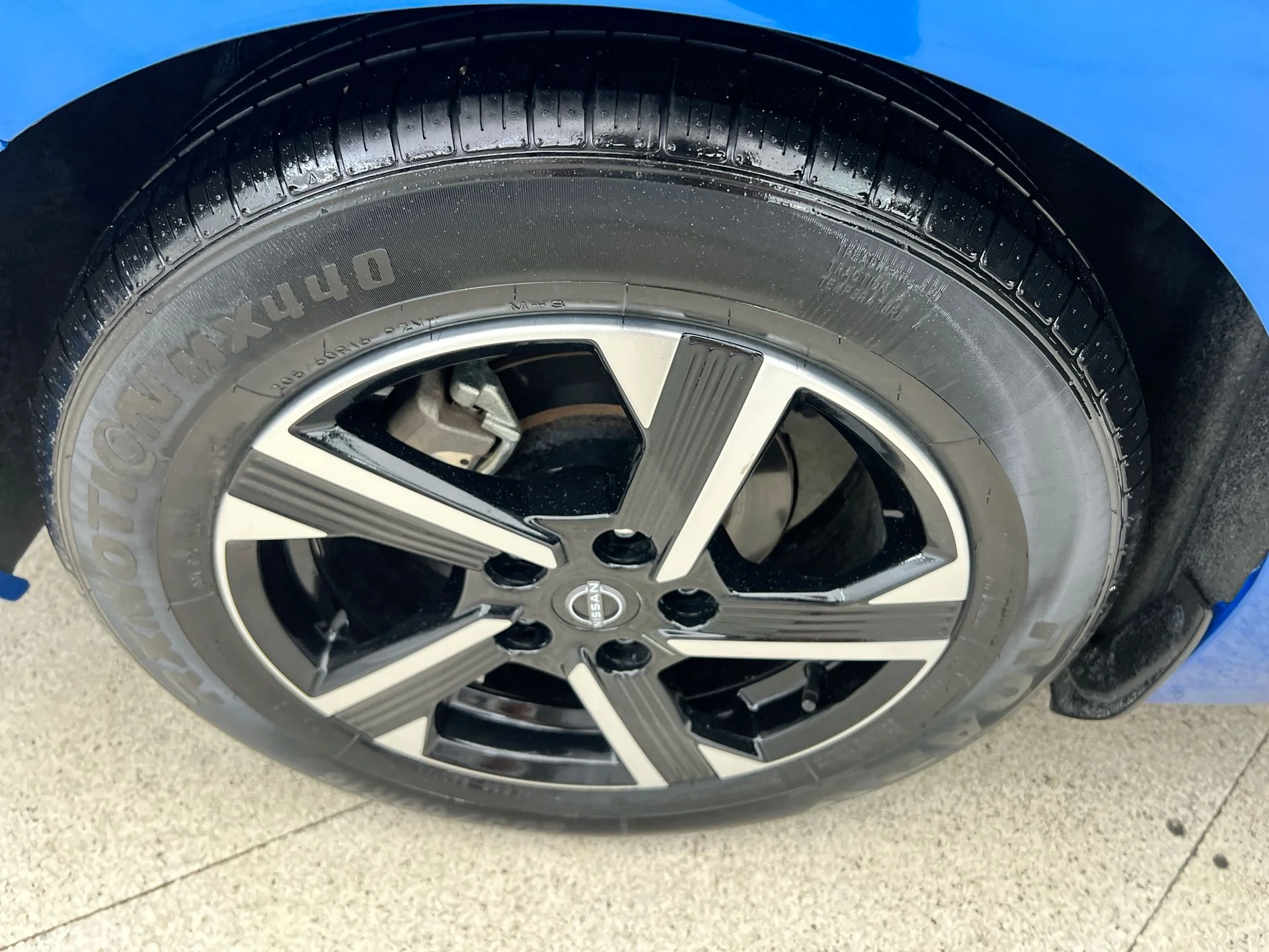 Used 2024 Blue Nissan SV image 39