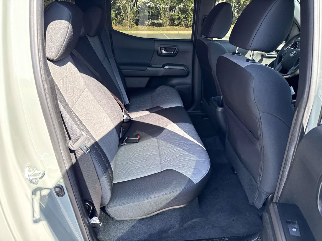 Used 2022  Toyota SR image 11