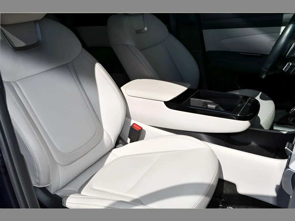 Used 2025 Blue Hyundai Limited image 30