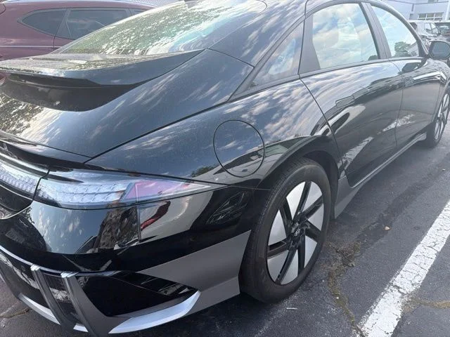 Used 2024 Onyx Black Hyundai SE image 10