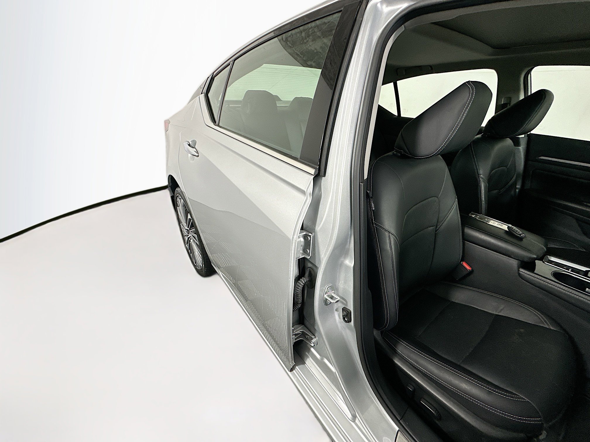 Used 2024 Brilliant Silver Metallic Nissan 2.5 SL image 28