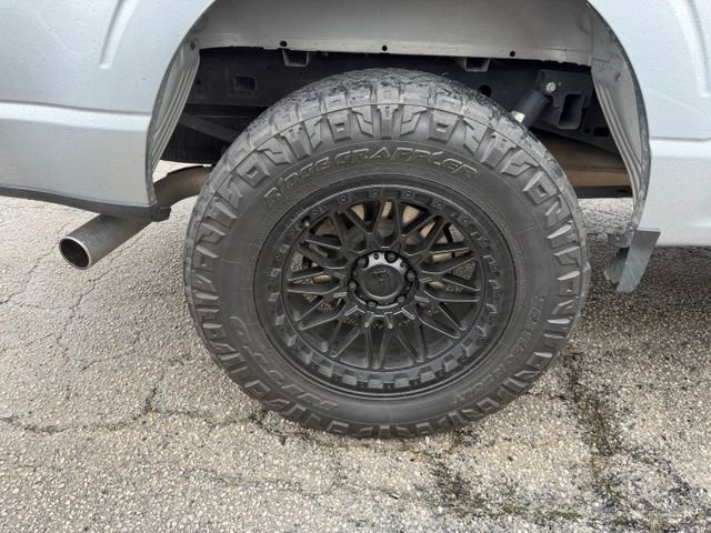 Used 2022 Silver Ford XLT image 5