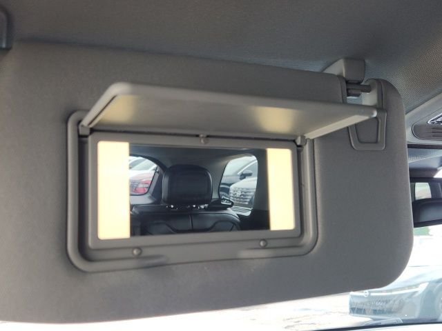 Used 2022 White Lincoln Standard image 45