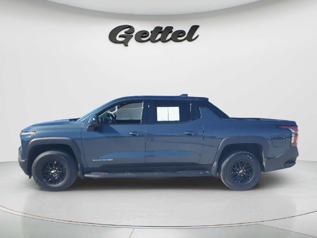 Used 2026 Blue Smoke Metallic Chevrolet LT - Standard Range image 15