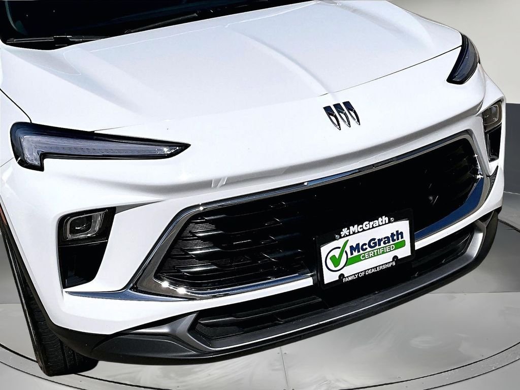 Used 2025 White Buick Preferred image 32