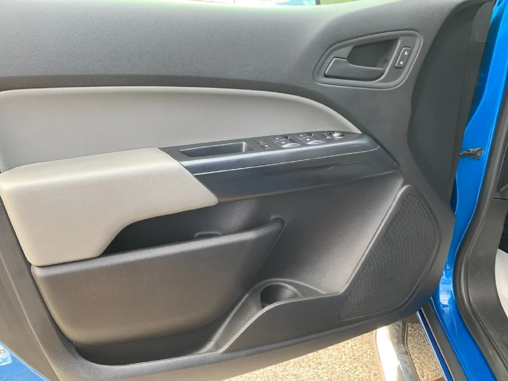 Used 2021 Blue Chevrolet Work Truck image 12