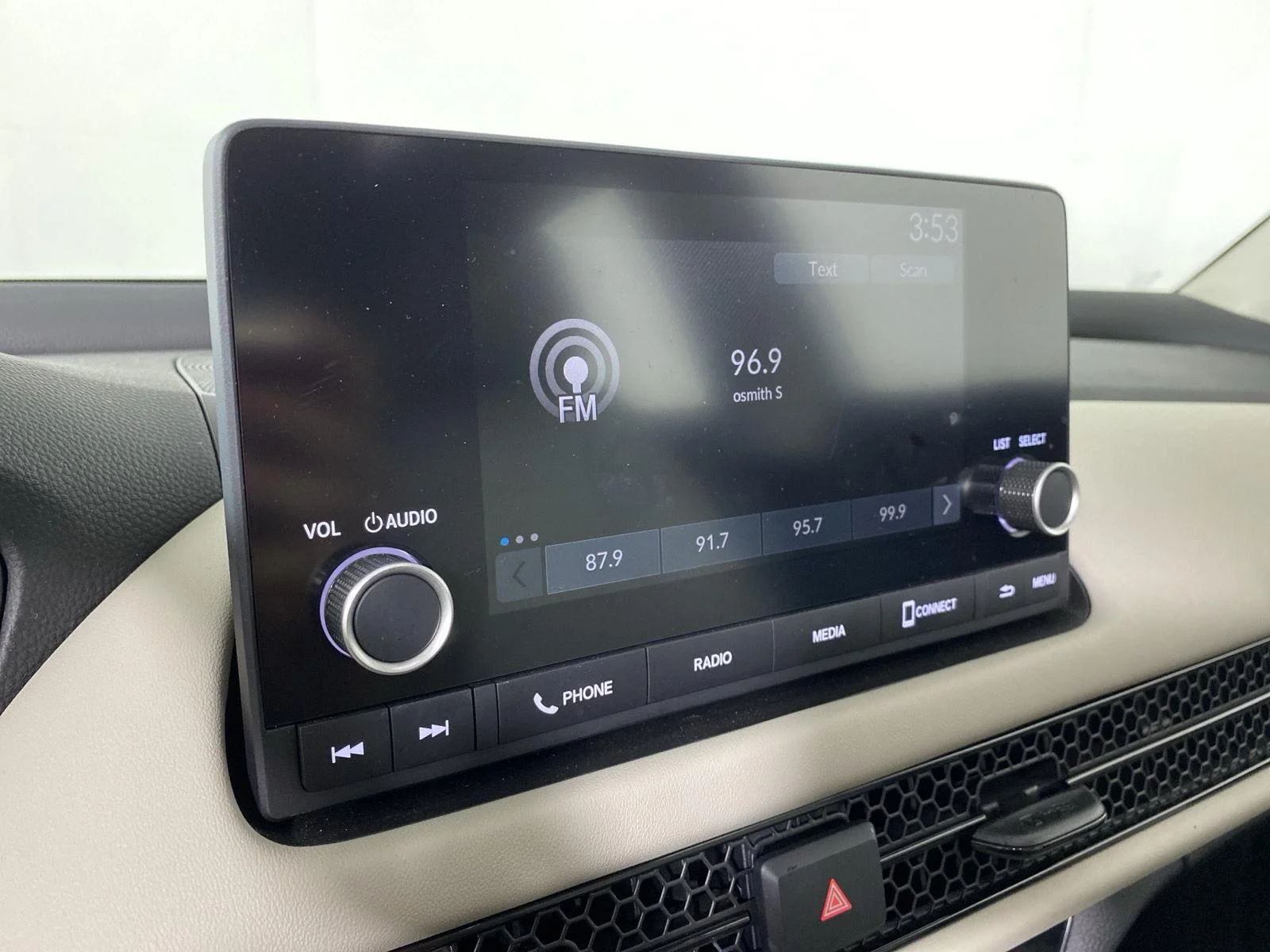 Used 2024 Lunar Silver Metallic Honda LX image 18