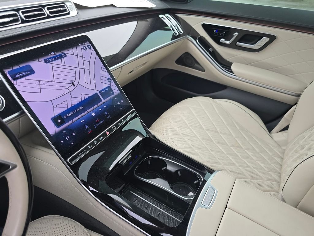 Certified Used 2024 Black Mercedes-Benz S 580e image 30