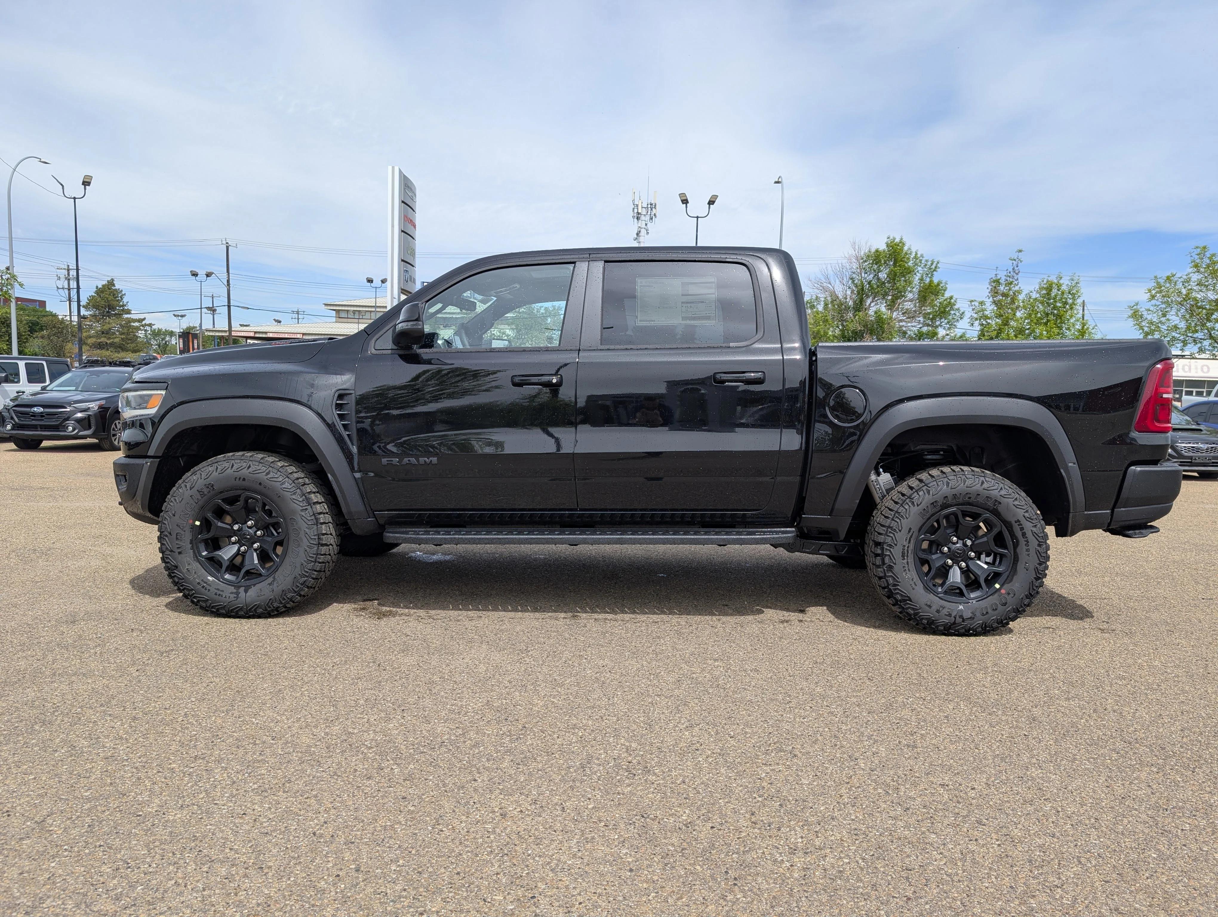 New 2026 Diamond Black Crystal Pearl Ram RHO image 3