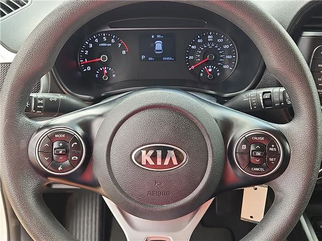 Used 2021 White KIA S (IVT) image 13