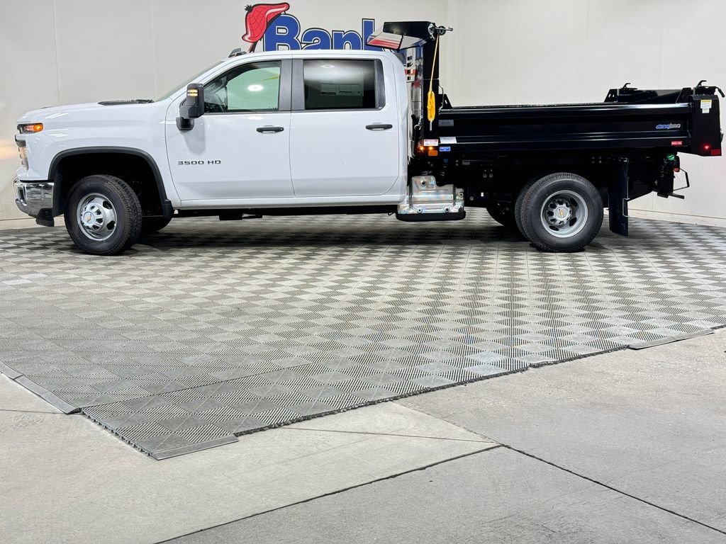 2024 Chevrolet Silverado 3500HD Work Truck photo 3