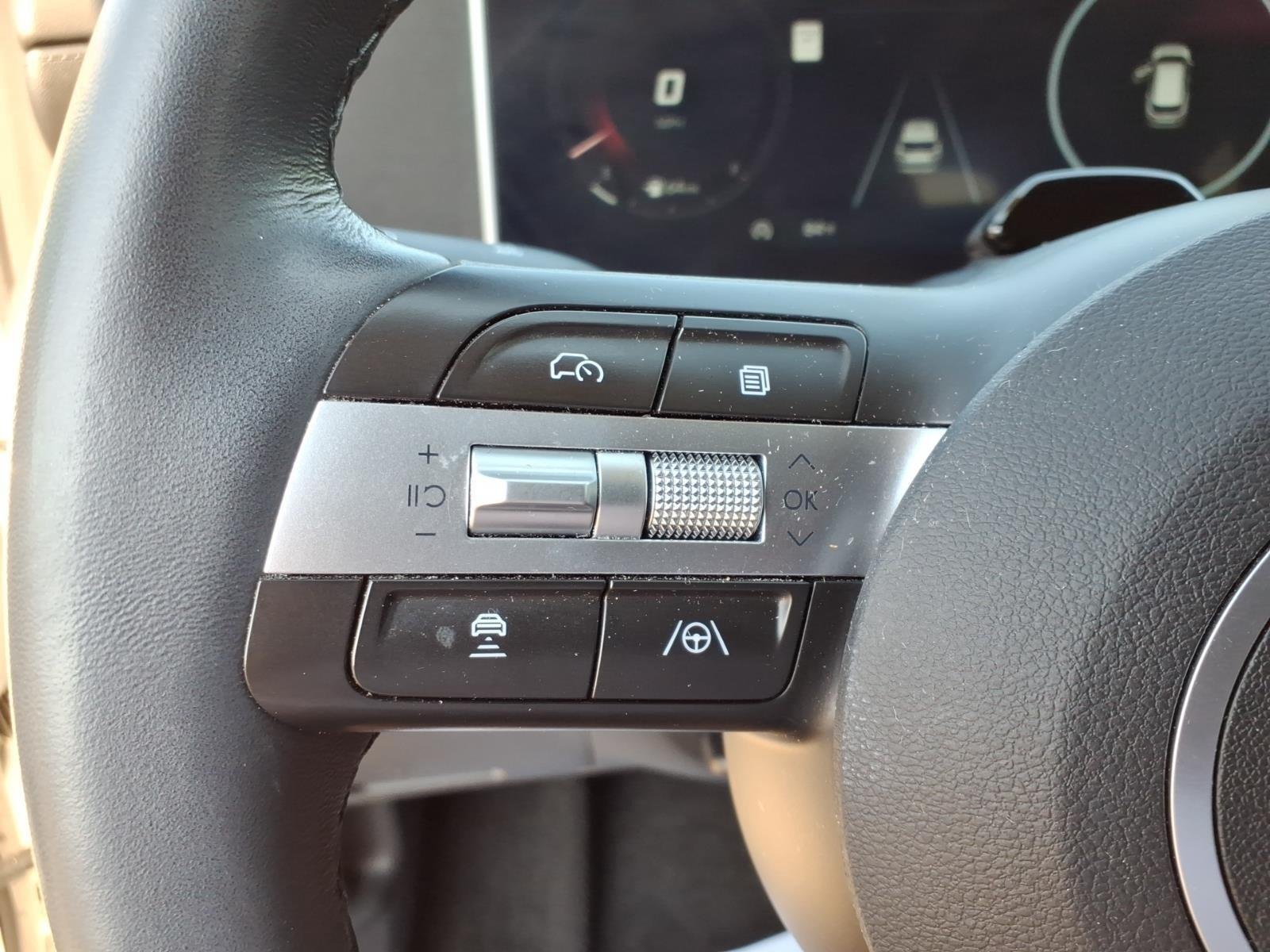 Used 2025 Serenity White Pearl Hyundai SEL Convenience image 27