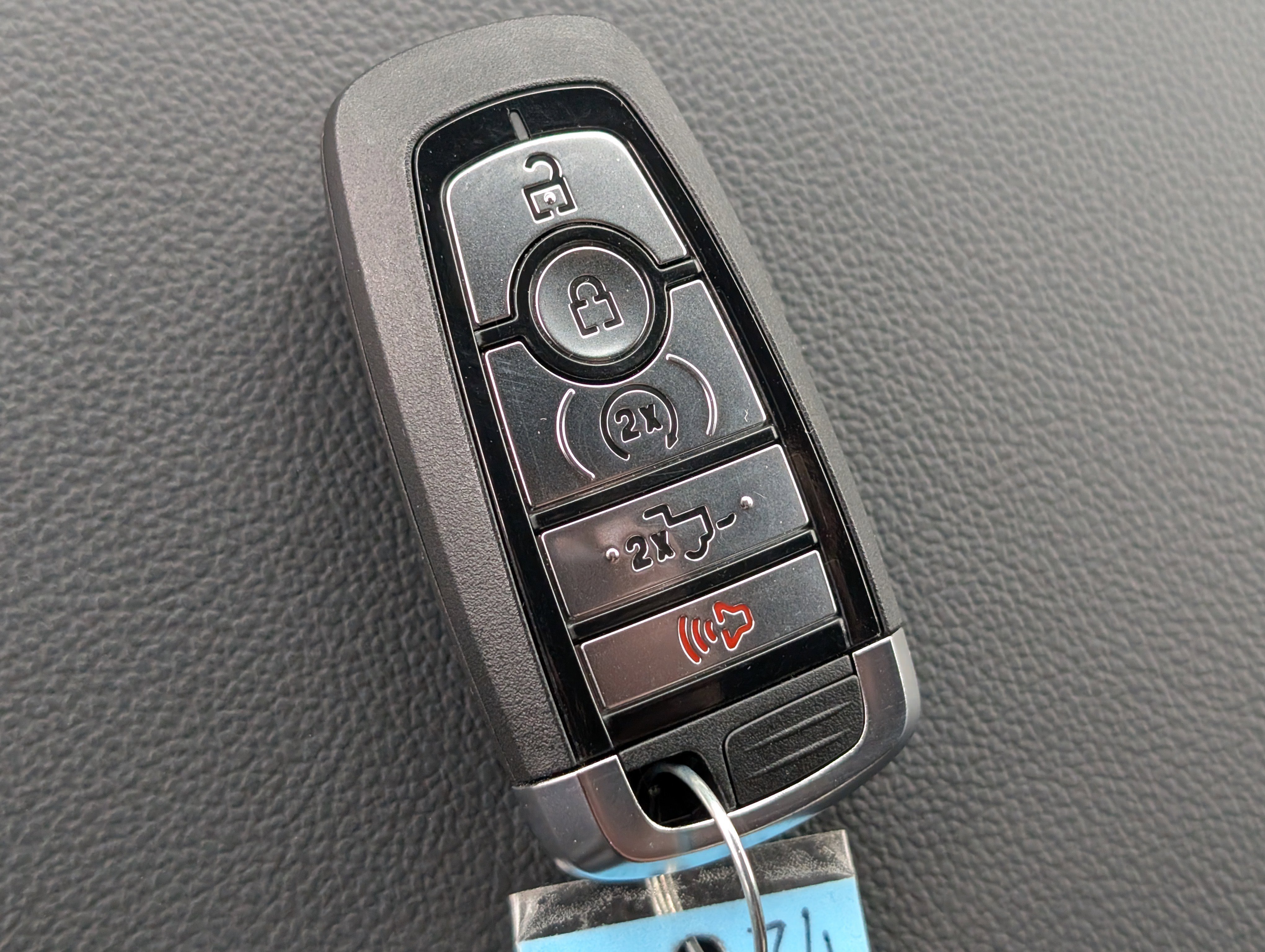 New 2026 Oxford White FORD Lariat® image 31