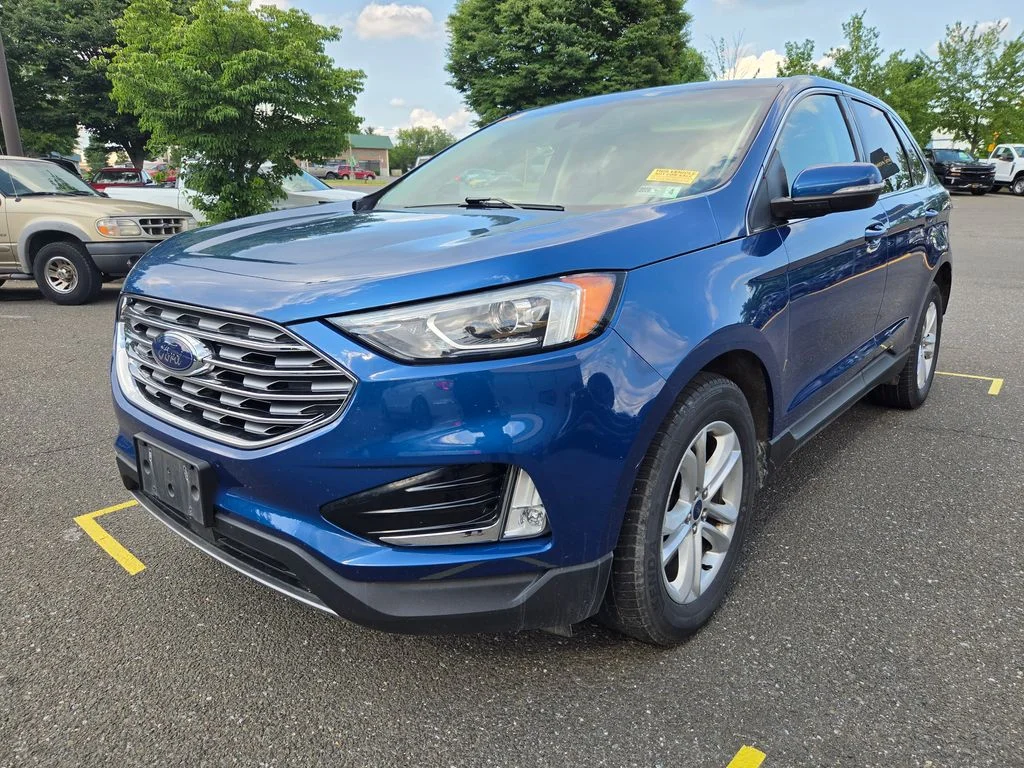 Used 2020 Blue Ford SEL image 3