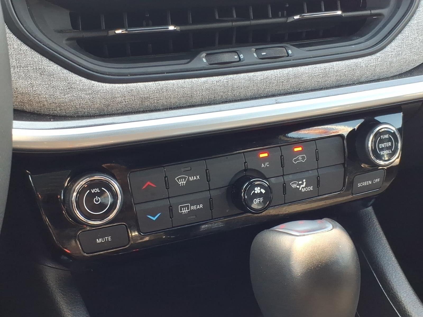 Used 2024 Bright White Clearcoat Jeep Latitude image 23