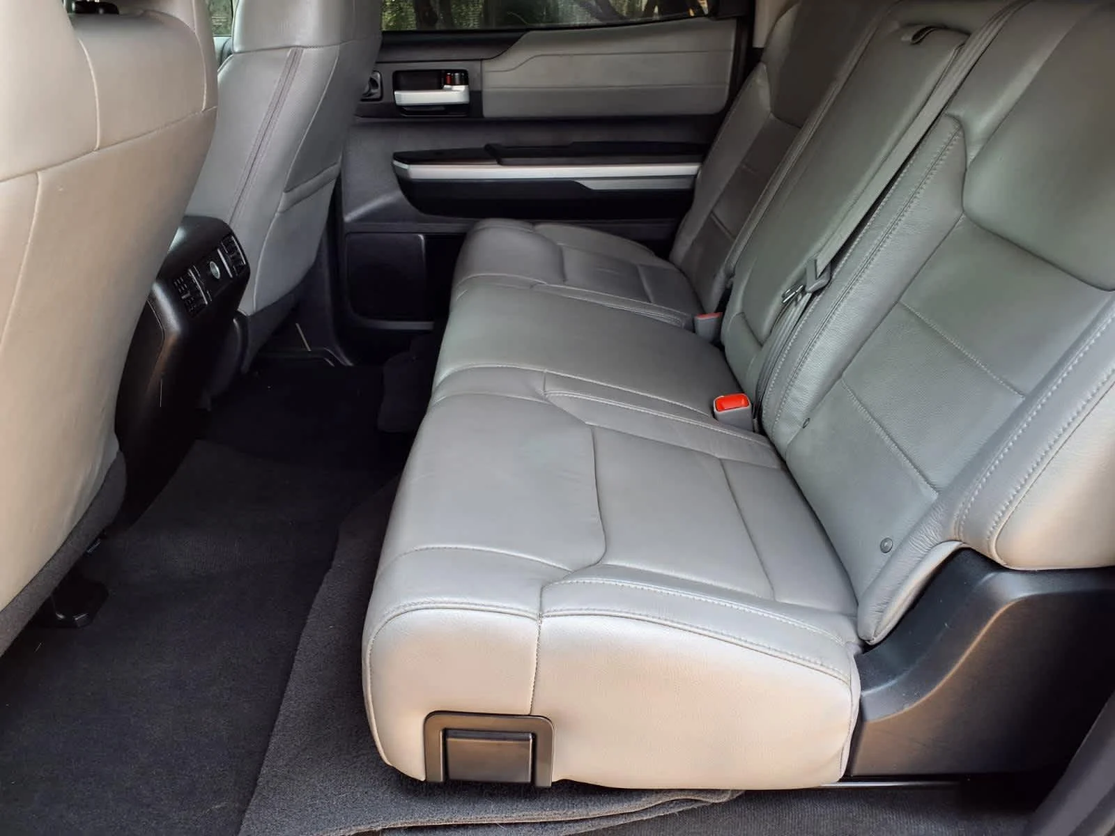 Used 2016 Silver Sky Metallic Toyota LTD image 22