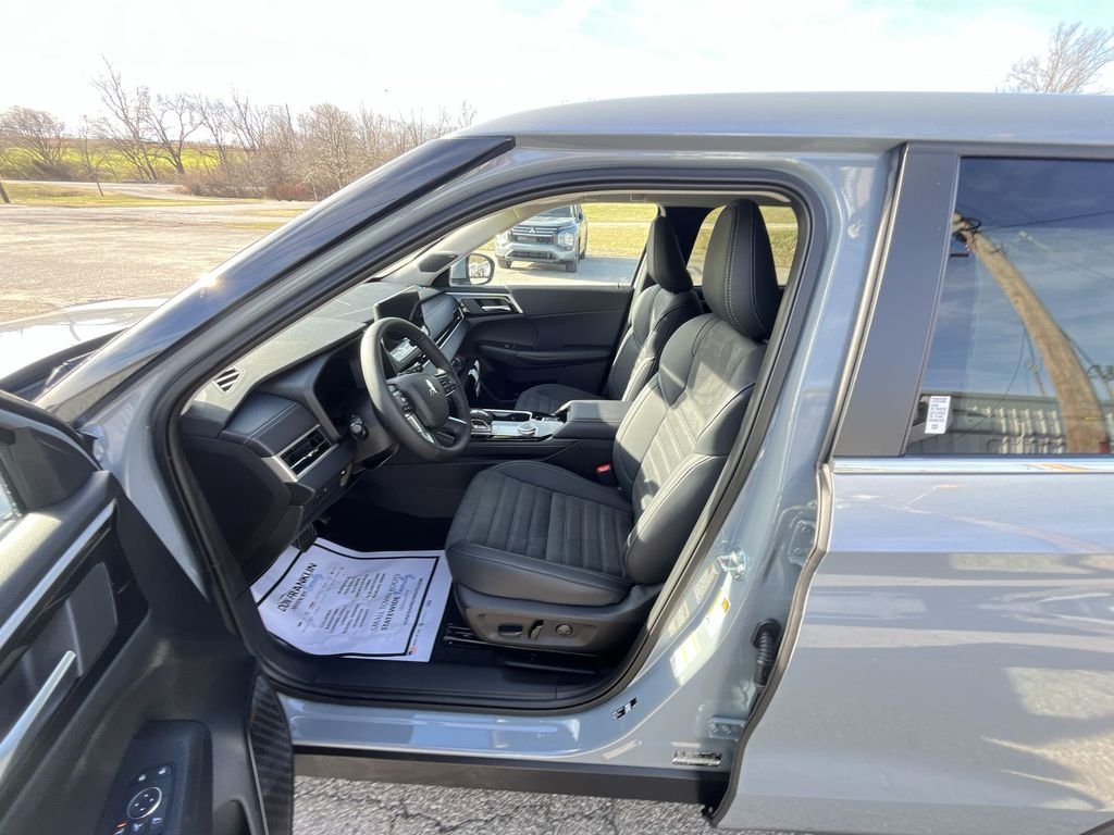 2026 Mitsubishi Outlander SE - Photo 11