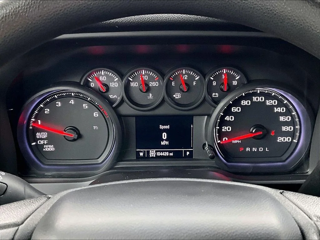 Used 2023 White Chevrolet Custom image 21