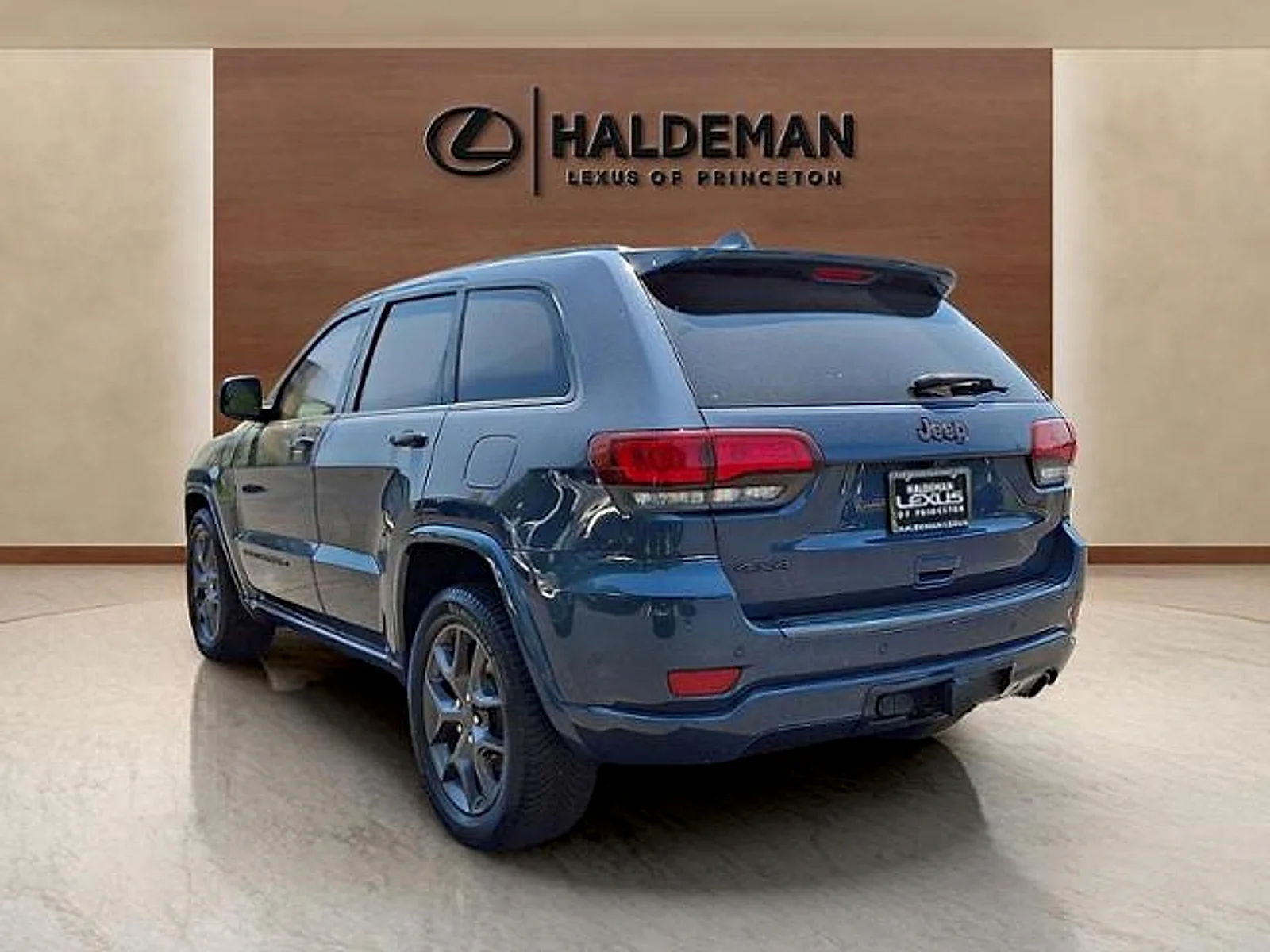 Used 2021 Slate Blue Pearlcoat Jeep 80th Anniversary 4x4 image 4