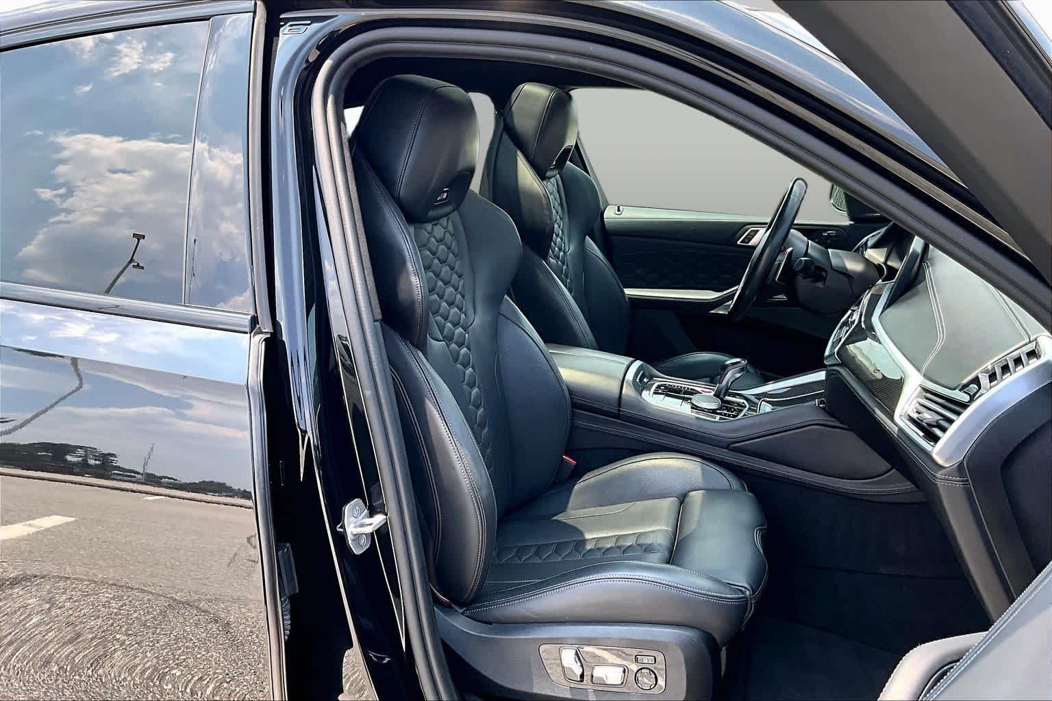 Used 2022 Black Sapphire Metallic BMW  image 9