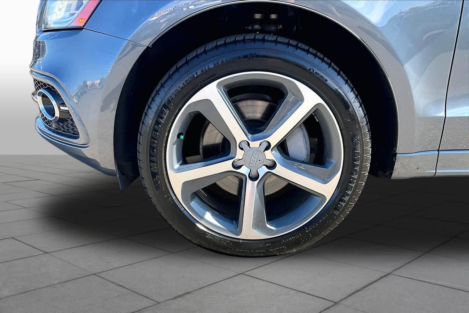 Used 2016 Daytona Gray Pearl Effect Audi Premium Plus image 10