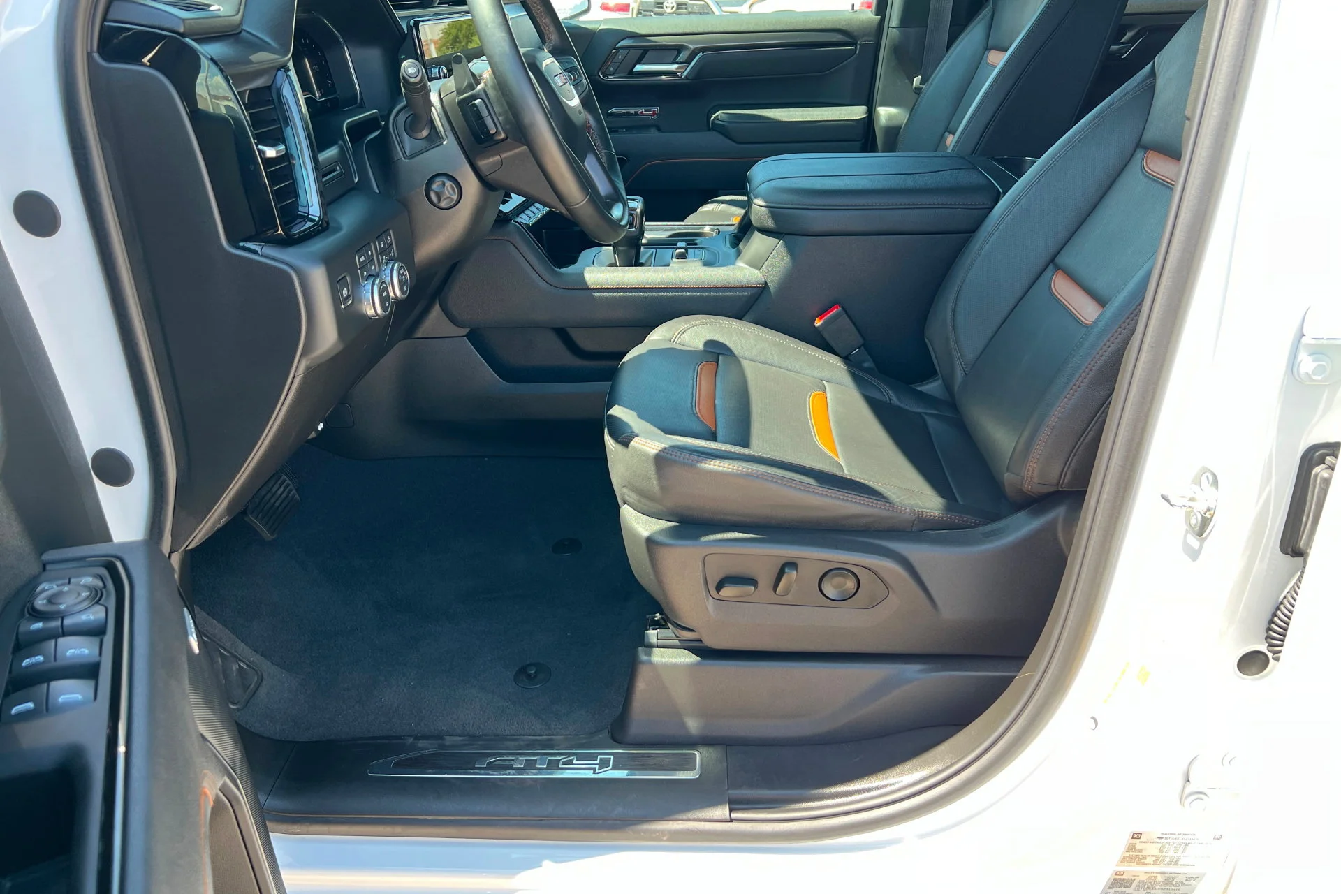Used 2025 Summit White GMC AT4 image 17