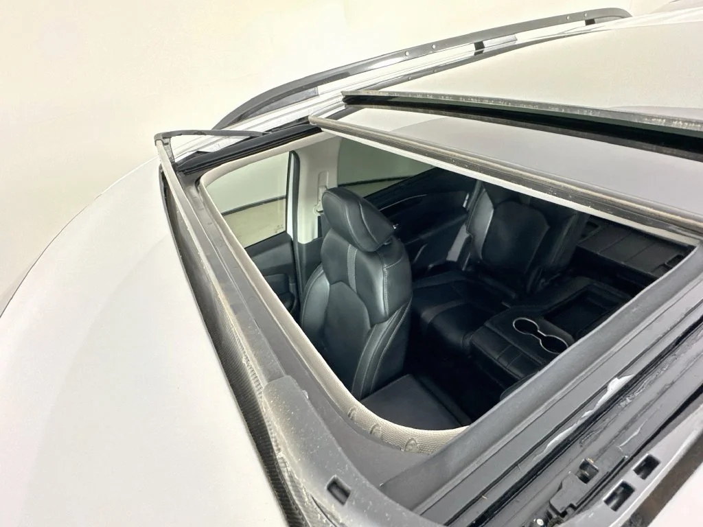 Certified Used 2024 Platinum White Pearl Honda Touring image 29