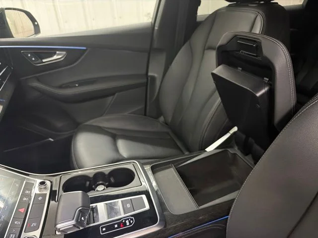 Used 2025 Mythos Black Metallic Audi 55 Premium Plus image 37