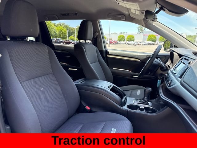 Used 2019 Shoreline Mist Toyota LE image 24