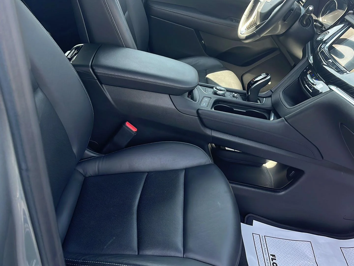 2025 Cadillac XT6 Premium Luxury - Photo 31